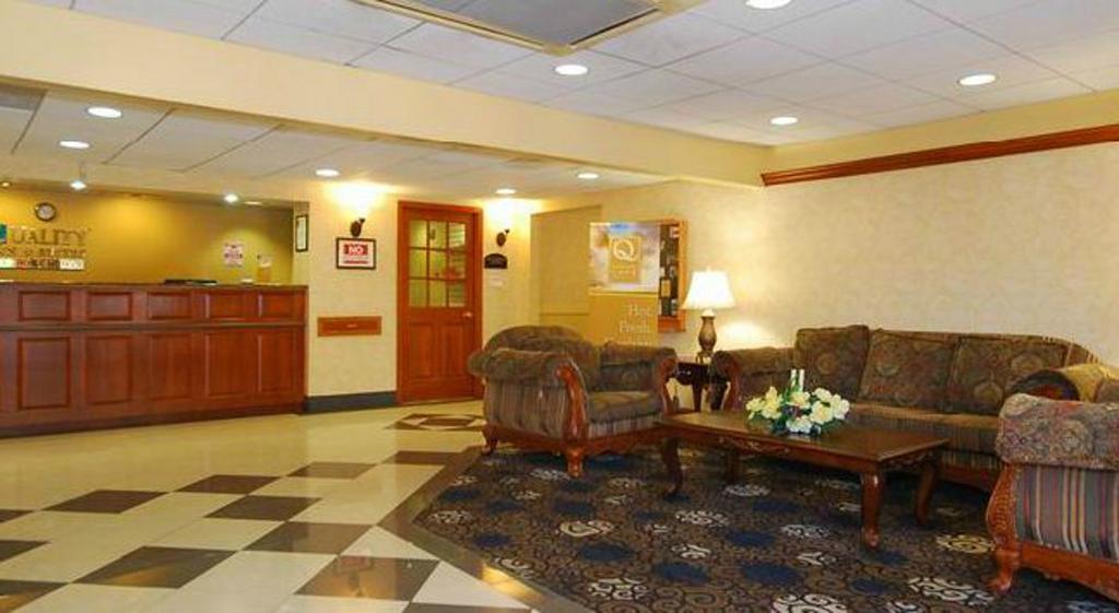 Quality Inn & Suites Бенсалем Екстер'єр фото