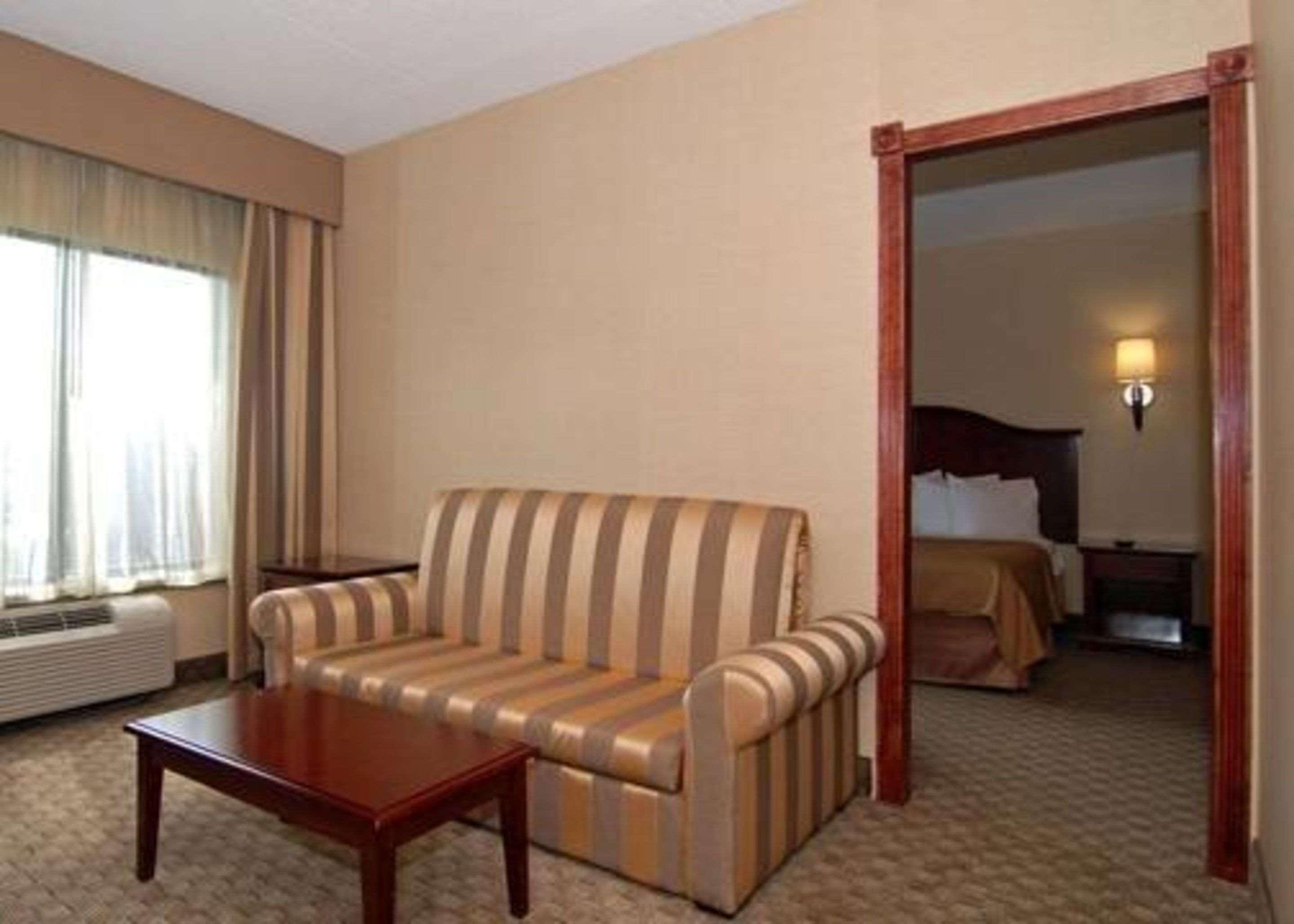 Quality Inn & Suites Бенсалем Номер фото